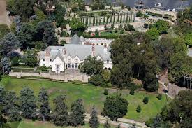 The Doheny Mansion In Beverly Hills Ca Is A Tudor Style Home Designed By Architect Gordon Kaufman For Edward Doheny Jr As A Gift From His Father Con Mansions