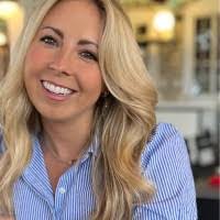 Lauren Sipe's Instagram, Twitter & Facebook