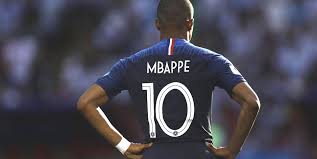 Kylian mbappé er en verdensklassespiller. Kylian Mbappe So Tickt Frankreichs Neuer Star Und Darum Verschenkt Er Seine Wm Pramie Mz De