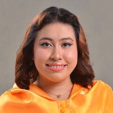 Lorraine Esquivel's Instagram, Twitter & Facebook