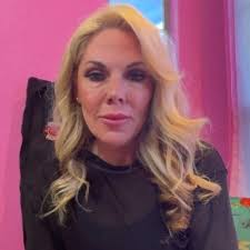 Texas salon owner rebuilds after deadly floods destroy 2-week-old business 