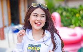 Detik detik reymbayang nembak indy sampai terharu dan nangis. Selebgram Indrayani Rusady Bantah Jadi Wanita Di Video Syur Yang Viral Ancam Bakal Lapor Polisi