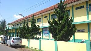Smpn 1 cimaragas merupakan salah satu sekolah d kabupaten ciamis,tepatnya d kec.cimaragas.sekolah ini telah berhasil meluluskan para siswa yg tersebr d wilayah jabar.lulusan sekolah ini byk d terima d berbagai sekolah yg. Smp Negeri 1 Manonjaya