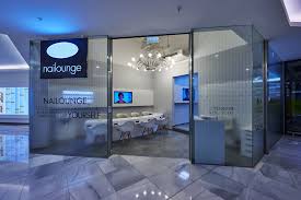 ад футу́рум мэмо́риам на долгую память. Nailounge