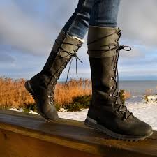 Vous trouverez aussi des chaussures automne/hiver en grande pointures pour femme, disponibles en 41, 42, 43. Peak Black Grey Winter Boot For Women Amimoc Boots Shoes Moccasins