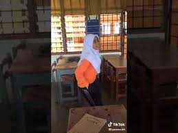 Lirik ni aku copy kat profile orang yg pakai youtube gak.tp aku tak ingat.thanks untuk dia. Budak Sekolah Zaman Sekarang Youtube