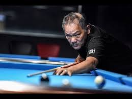 Efren bata reyes during the 30th southeast asian games carom event at the manila hotel tent. Pinoy Efren Bata Reyes Teaches Dubai Boy A Trick Shot Youtube