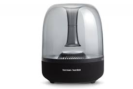 The aura studio 2 combines iconic design, ambient lighting, and high quality audio performance in a bluetooth speaker. Aura Studio 2 Harman Kardon Auf Den Spuren Des Legendaren Isub Euronics Trendblog