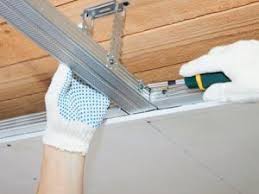 Decke Abhangen Mit Paneelen Und Deckenplatten Heimwerker De In 2020 Deckenplatten Trockenbau Decke Abhangen Trockenbau