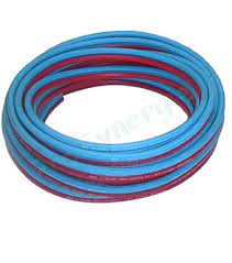 Tuyau propane/butane blanc souple, orange tressé, résistant à la pression, surtout pas ceux pour premier bémol… la bouteille oxypack n'est pas compatible avec ce manodétendeur que tu montres. Tuyau De Chalumeau Jumele Oxy Acetylene Prosynergie