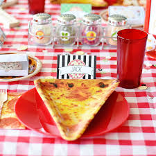 This pizza party theme includes everything from hats and confetti, to tableware and decorations, so your party can be fun and entertaining for everyone at the party. Pizza Party Ideas The Best Food Decorations And Favors