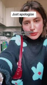 Hope Scully's Instagram, Twitter & Facebook