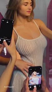 Leni Klum Big Tits Nipples - Fappenist