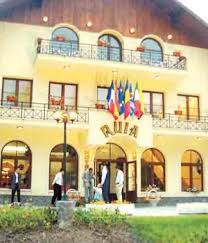 Close to major tourist attractions, like dracula's castle (23km), the rasnov fortress (12km), and the medieval city of brasov (14km). Adrian Ilie Si A Inaugurat Hotelul Din Poiana Brasov Ziarul Curentul