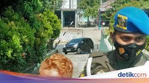 Usut punya usut, aksi dadang buaya cs ini bermula dengan perselisihannya dengan seorang nelayan. 3qptnytqsdmrhm
