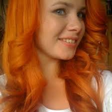 Lisa Moll (@LisaTheRedHead)