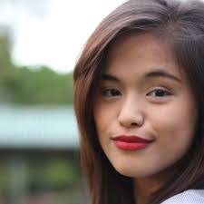 Kim Suarez's Instagram, Twitter & Facebook