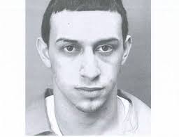 Hombre asesina a su pareja frente a sus hijos