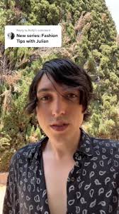 How to Dress Like Julian Kaye