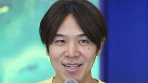 ロッチ・コカド、約7時間の生配信でバッグ20個を手作り⇒単独ライブでプレゼント「もらえる人ラッキー」の声（ハフポスト日本版）