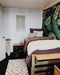 Studying, relaxing, entertaining, dining — there's a lot to squeeze in. Cute Dorm Rooms 18 Swoon Worthy Ideas Handpicked For 2021