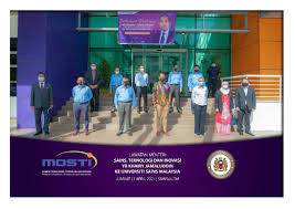 Universiti teknologi malaysia adalah universitas riset publik dengan fokus pada teknik, sains dan teknologi. News Updates