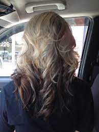 Blonde Highlights On Top Dark Brown Ombre On Bottom Of Hair With Layers And Curl Hair Color Ideas For Brunettes Straight Hombre Hair Short Hair Color