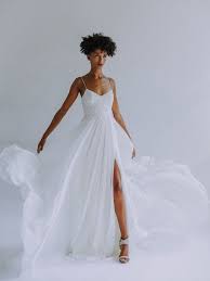 14 Sustainable Eco Friendly Wedding Dresses You Ll Love Saying Yes To Amazing Wedding Dress Leanne Marshall Wedding Dresses Leanne Marshall Wedding