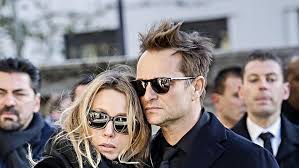 Discover all david hallyday's music connections, watch videos, listen to music, discuss and download. Nouvelles Tensions Dans Le Clan Hallyday Laura Smet Et David Hallyday Pas Mis Au Courant De