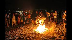 De esta manera, el ritual consiste en lavarse el rostro a media noche para liberarse de las malas energías y purificarse. Los Mejores Rituales Conjuros Y Ritos Para La Noche De San Juan 2020