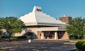 It was originally a point on the old sauk trail, which was a. List Of Defunct Department Stores Of The United States Wikiwand