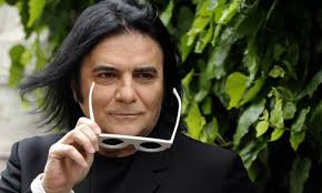 Ospite di domenica in renato zero commentò così il carattere non proprio facile di roberto: Renato Zero Figlio Chi E Roberto Anselmi Ora Roberto Fiacchini Urbanpost