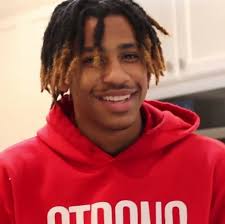 Guess who turns 1️⃣8️⃣ today?! , 🥳 Happy Birthday Jeremiah! , We love you  ❤️ , #hbd #18thbirthday #januarybirthday #blackboyjoy #mtm916  #meetthemitchells