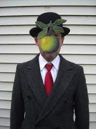 Artsy Fartsy Halloween Costume The Son Of Man Rene Magritte Looks Like All Yo Fantasias De Halloween Para Homens Fantasias Legais De Halloween Fantasias