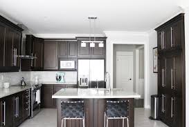 Maybe you would like to learn more about one of these? Zu Wissen Ahorn Kuche Kabinette Wohndesign Dark Brown Kitchen Cabinets Maple Kitchen Cabinets Kitchen Design
