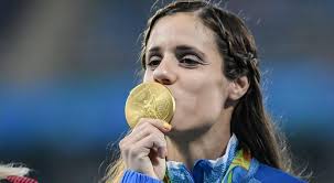 Θα θέλαμε να δούμε τα σχόλιά σου! Stefanidh Poia Einai H Aygh Olympiakoi Agwnes 2020 Sport Fm Gr Bwinspor Fm 94 6