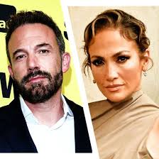 Kristen Wiig and Bill Hader Humiliate a Reporter