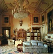 El castillo de windsor es una de las propiedades más emblemáticas de la realeza británica, tan solo por detrás del palacio de buckingham. Pin On Historical Interiors