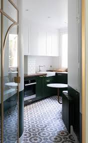 The best french country kitchens are beautifully decorated spaces that feel both homey and elegant with a sprinkling of vintage, rustic charm. 10 Inspiring Parisian Kitchen Design Decor Ideas
