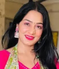 Shreya Shukla's Instagram, Twitter & Facebook