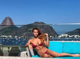 Her birth sign is cancer and her life path number is 1. De Biquini Jade Barbosa Bota Tanquinho Pra Jogo Em Vista Paradisiaca Quem Quem News