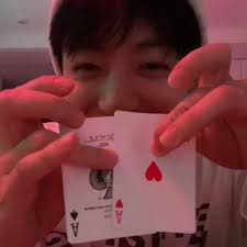 🐰 ¿Te enseño un truco de magia? ¡¿Un truco de magia con cartas?! 🐰 ¡ARMY!  ¡Magia de ARMY! ¡Wowww!