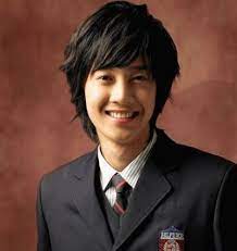 Beautiful Messy Hairstyle With Bangs For Asian Men Asian Man Haircut Asian Men Hairstyle Haircuts For Men