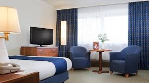 Spend your time enjoying a drink in the lounge bar or chill out in the comfort. Holiday Inn London Heathrow Ariel Hotel Visitlondon Com