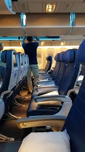 United Airlines Aircraft Fleet Boeing 777 300er Economy Class Cabin Configuration And Seats R Airplane Interior Boeing 777 Cabin Interior Design