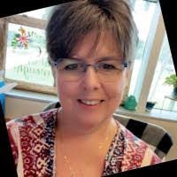 Julie Knott's Instagram, Twitter & Facebook