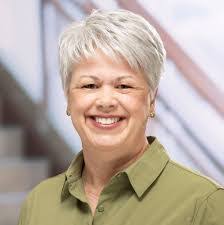 Shelly Kaiser's Instagram, Twitter & Facebook