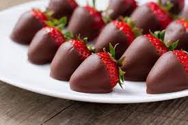 Diy Chocolate Covered Strawberries Are Way Easier Than You Think Chocolate Covered Strawberry Recipe Chocolate Dipped Strawberries Healthy Chocolate Recipes