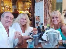 L'ex difensore dell'inter ma anche di bologna e napoli, oltre che della nazionale italiana, è deceduto quest'oggi a milano, all'età di 71 anni. Bellugi La Moglie Lory E Speciale Dopo L Operazione Si Fece Prestare Il Telefono Dal Vicino Per Chiamarmi Corriere It