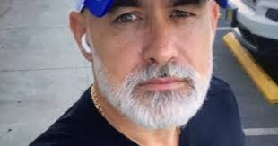 Hupa! #job#broker#suit#bass#ray Bain#corretor#business#smile#men#men's  fashion#beard#barba#charm#charme#elegantly#gentleman#johnvarvatos#perfume  by daleno33